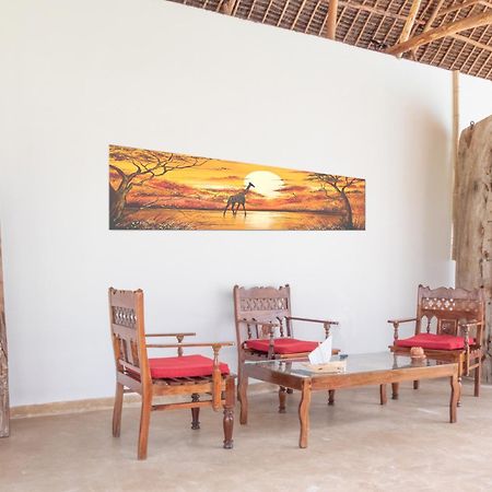 Ahg Sun Bay Mlilile Beach Hotel 마템웨 외부 사진