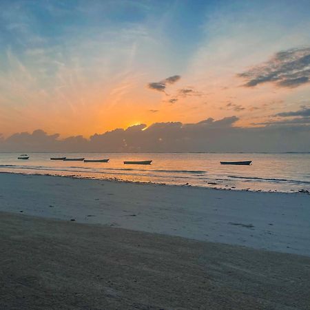 Ahg Sun Bay Mlilile Beach Hotel 마템웨 외부 사진