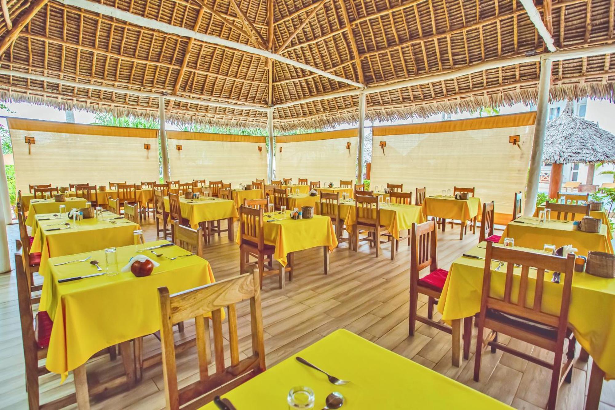 Ahg Sun Bay Mlilile Beach Hotel 마템웨 외부 사진