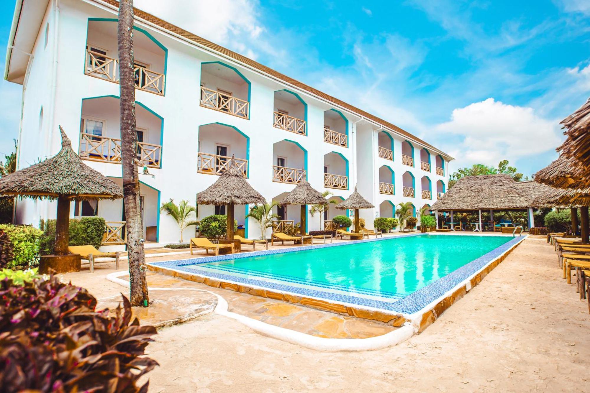 Ahg Sun Bay Mlilile Beach Hotel 마템웨 외부 사진